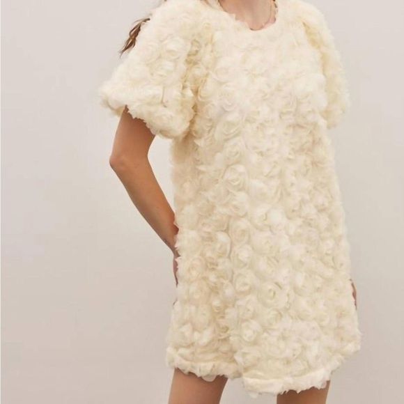 New with tags! Stunning “In February” White Floral Mini Dress😍 - Picture 2 of 5